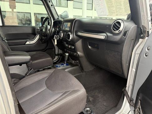 Used 2013 Jeep Wrangler Unlimited Sahara w/ Connectivity Group image 25