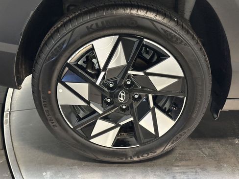 Used 2025 Hyundai Kona SEL image 16