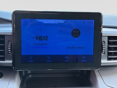 Used 2024 Ford Explorer XLT w/ Equipment Group 202A AWD/4WD image 24