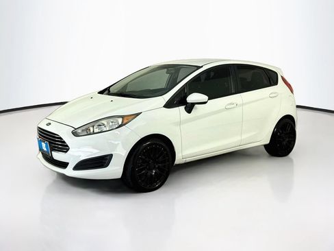 Used 2018 Ford Fiesta SE FWD image 3