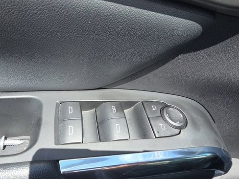 Used 2025 Chevrolet Traverse LT FWD image 10
