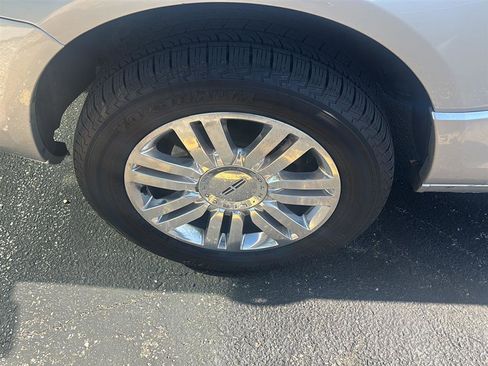 Used 2012 Lincoln Navigator 4WD image 5