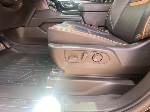 Used 2023 GMC Yukon AT4 w/ AT4 Premium Plus Package AWD/4WD image 12