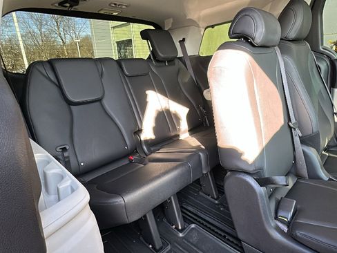 Used 2022 Kia Carnival SX image 25