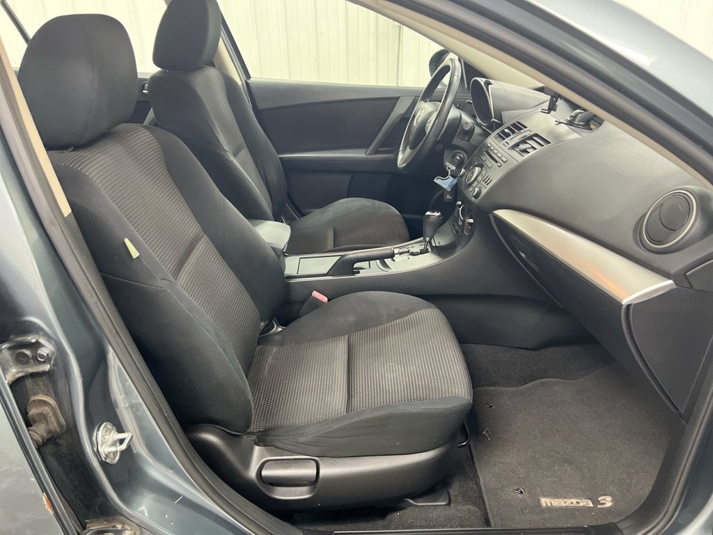 Used 2012 MAZDA MAZDA3 i Touring FWD image 20