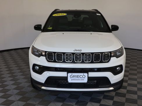 Used 2025 Jeep Compass Limited AWD/4WD image 3