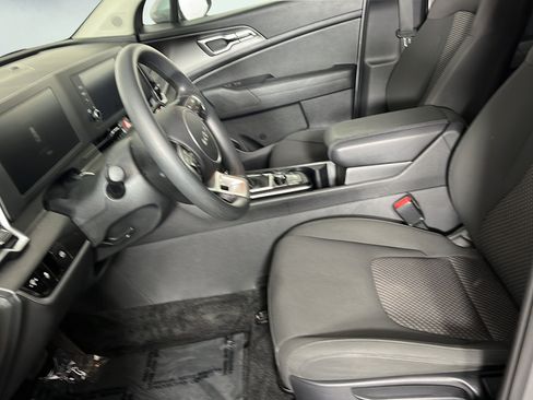 Used 2023 Kia Sportage LX AWD/4WD image 16