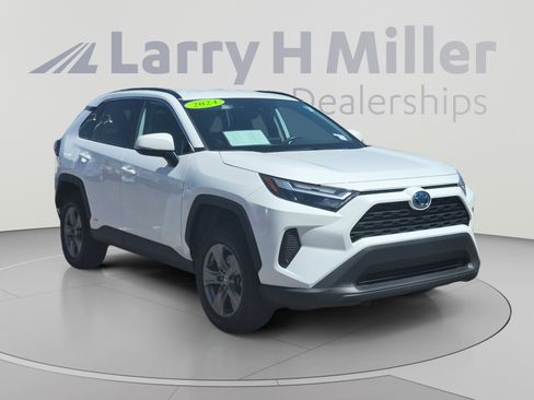 Used 2024 Toyota RAV4 XLE AWD/4WD image 7