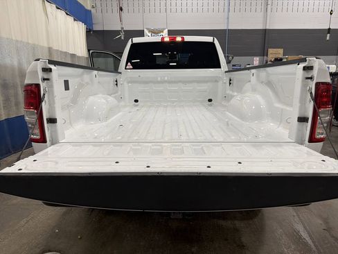 Used 2024 RAM 2500 Big Horn AWD/4WD image 18