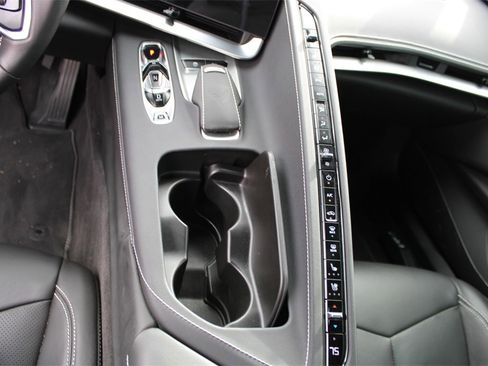 Used 2025 Chevrolet Corvette Stingray Preferred Conv w/ 2LT image 15