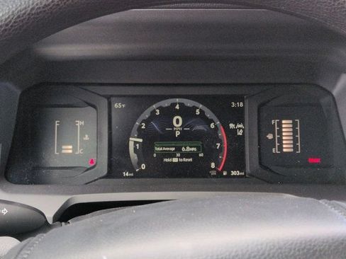 Certified 2026 Toyota Tacoma SR5 AWD/4WD image 10