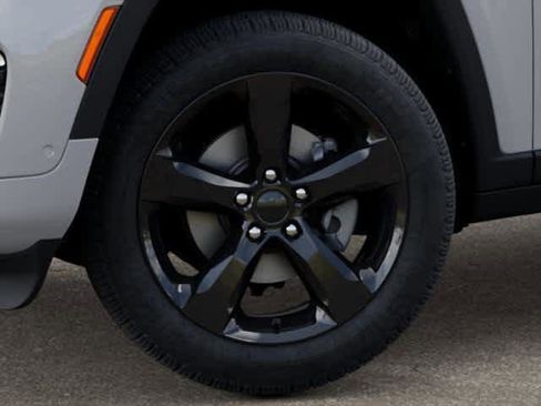 New 2025 Jeep Grand Cherokee Limited w/ Luxury Tech Group II image 19