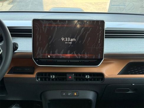 New 2025 Volkswagen ID. Buzz Pro S Plus image 7