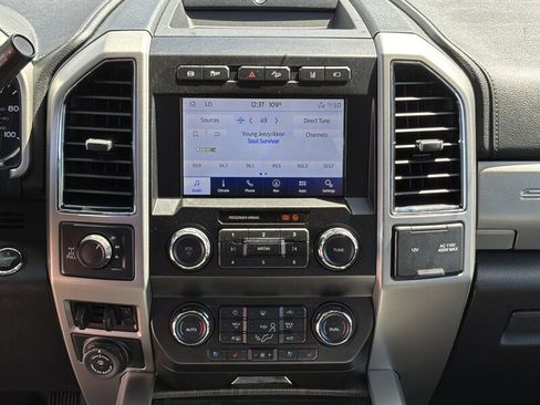 Used 2020 Ford F250 Lariat w/ Lariat Ultimate Package AWD/4WD image 16