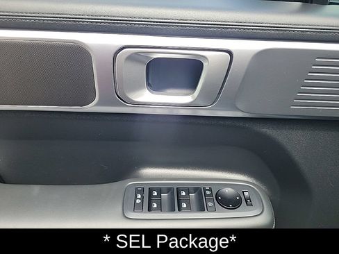 Certified 2025 Hyundai Santa Fe SEL AWD/4WD image 13