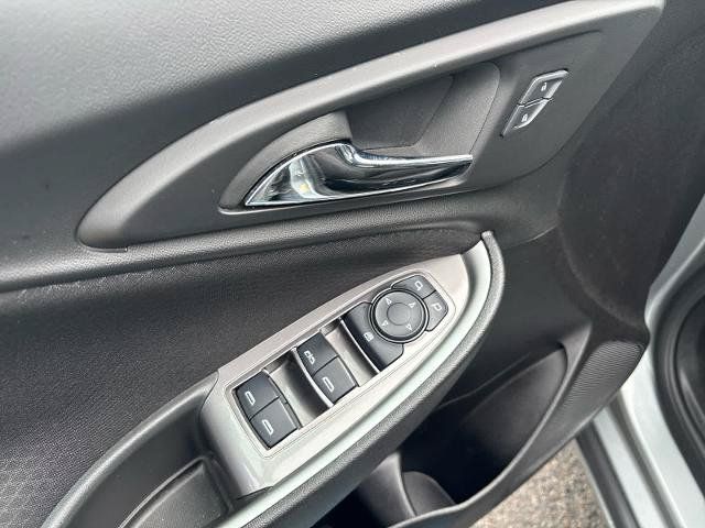 Used 2025 Chevrolet Malibu LT FWD image 18