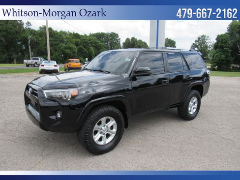 Used 2023 Toyota 4Runner SR5 AWD/4WD image 4