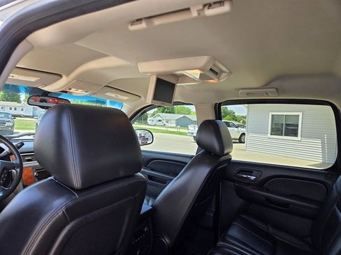 Used 2010 Chevrolet Silverado 1500 LTZ w/ LPO, Deluxe Chrome Package AWD/4WD image 8
