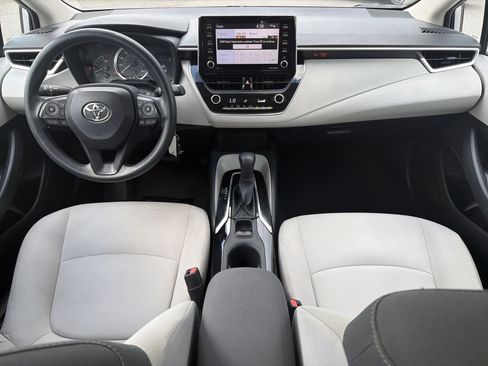 Used 2021 Toyota Corolla LE FWD image 4
