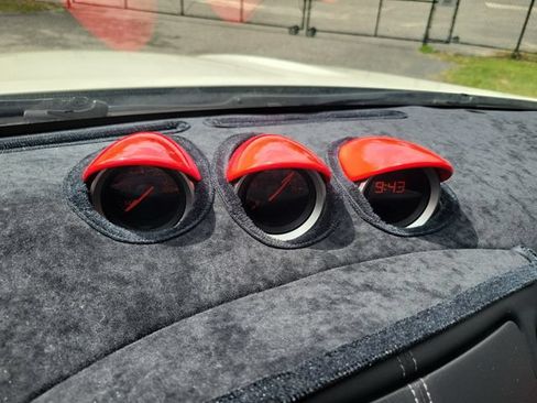 Used 2010 Nissan 370Z Coupe RWD image 25