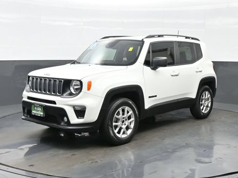 Used 2022 Jeep Renegade Latitude AWD/4WD image 2
