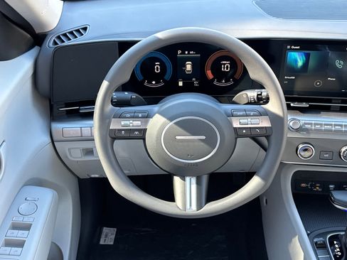 New 2026 Hyundai Kona SE image 18