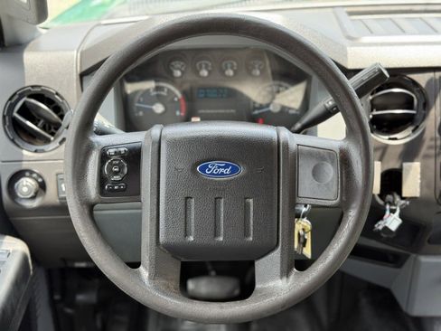 Used 2016 Ford F550 2WD Crew Cab Super Duty image 19