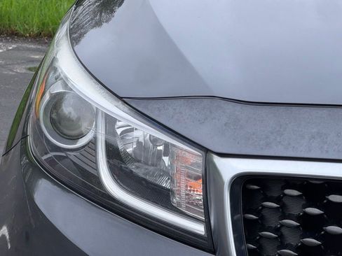 Used 2016 Kia Sedona LX w/ LX Convenience Package FWD image 4