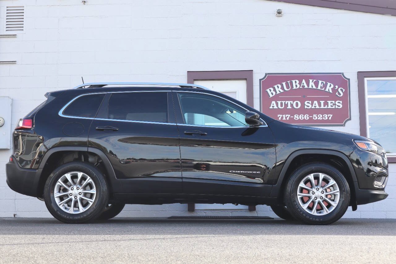 Used 2019 Jeep Cherokee Latitude w/ Popular Appearance Group AWD/4WD image 1