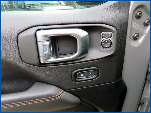 Used 2021 Jeep Gladiator Mojave image 14