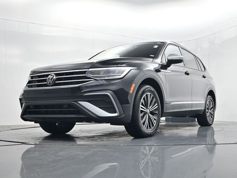 Used 2024 Volkswagen Tiguan SE FWD image 45