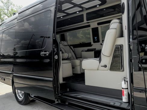 New 2024 Mercedes-Benz Sprinter 3500 image 2