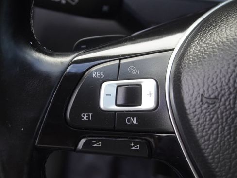 Used 2016 Volkswagen Golf S FWD image 15