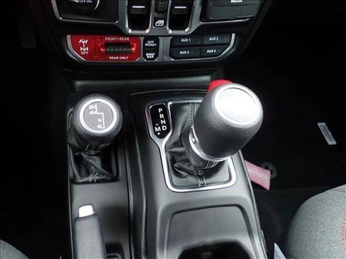 New 2026 Jeep Wrangler Unlimited Rubicon AWD/4WD image 21