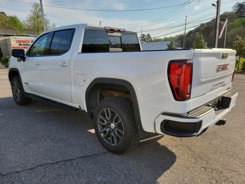 Used 2022 GMC Sierra 1500 AT4 w/ AT4 Premium Package AWD/4WD image 7