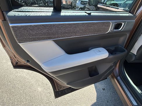 Used 2024 Hyundai Santa Fe Calligraphy image 24