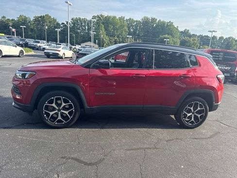 Used 2025 Jeep Compass Limited AWD/4WD image 8