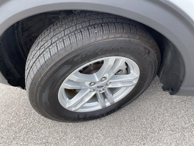 Used 2023 Ford Explorer XLT AWD/4WD image 15