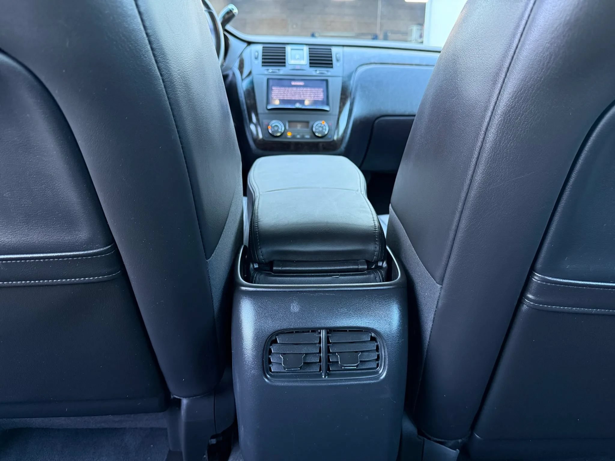 Used 2011 Cadillac DTS FWD image 29
