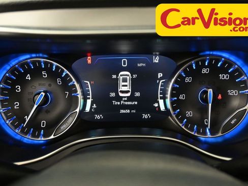 Used 2025 Chrysler Pacifica Limited image 20