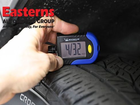 Used 2021 Chevrolet Traverse LT image 28