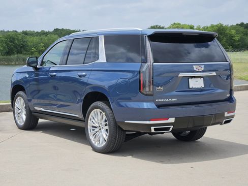 New 2026 Cadillac Escalade Luxury w/ Touring Package AWD/4WD image 4
