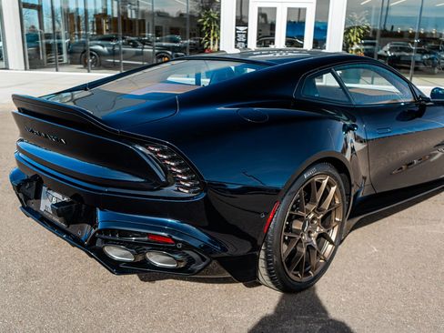 Used 2025 Aston Martin Vanquish image 13