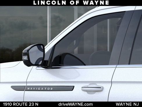 New 2025 Lincoln Navigator L Black Label AWD/4WD image 21