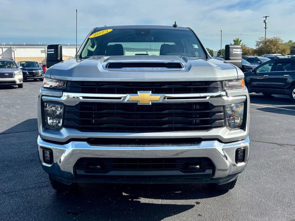 Used 2025 Chevrolet Silverado 2500 LT w/ Convenience Package AWD/4WD image 10