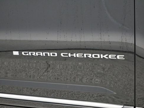 Certified 2022 Jeep Grand Cherokee L Summit w/ Advanced Protech Group IV image 18