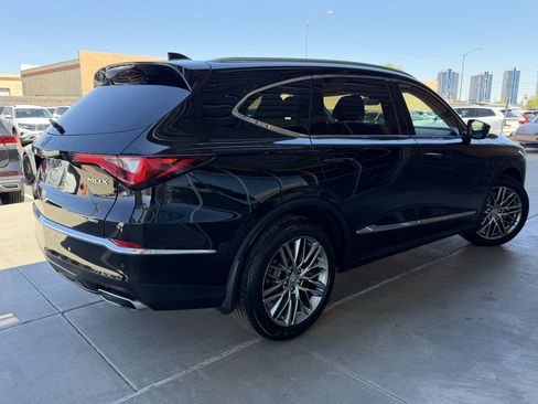 Used 2024 Acura MDX SH-AWD w/ Advance Package image 4
