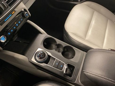 Used 2023 Ford Escape Platinum AWD/4WD image 13