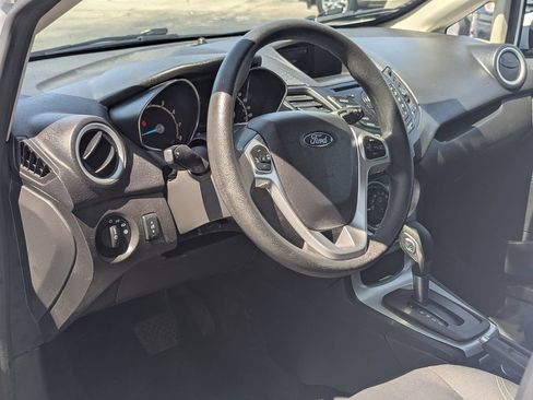Used 2018 Ford Fiesta SE FWD image 9