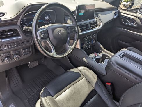Used 2023 Chevrolet Tahoe Z71 w/ Z71 Off-Road Package AWD/4WD image 17